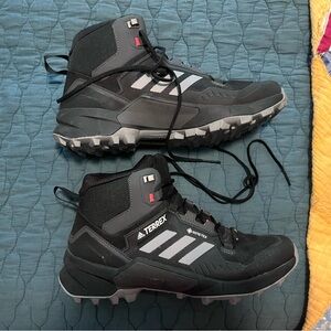 Adidas Men’s Hiking Boots! Size 8.5